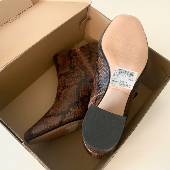 Clarks Sheer Flora 2 Ankle Boots Dark Tan Brown Snake print leather booties 6.5 - Picture 12 of 12